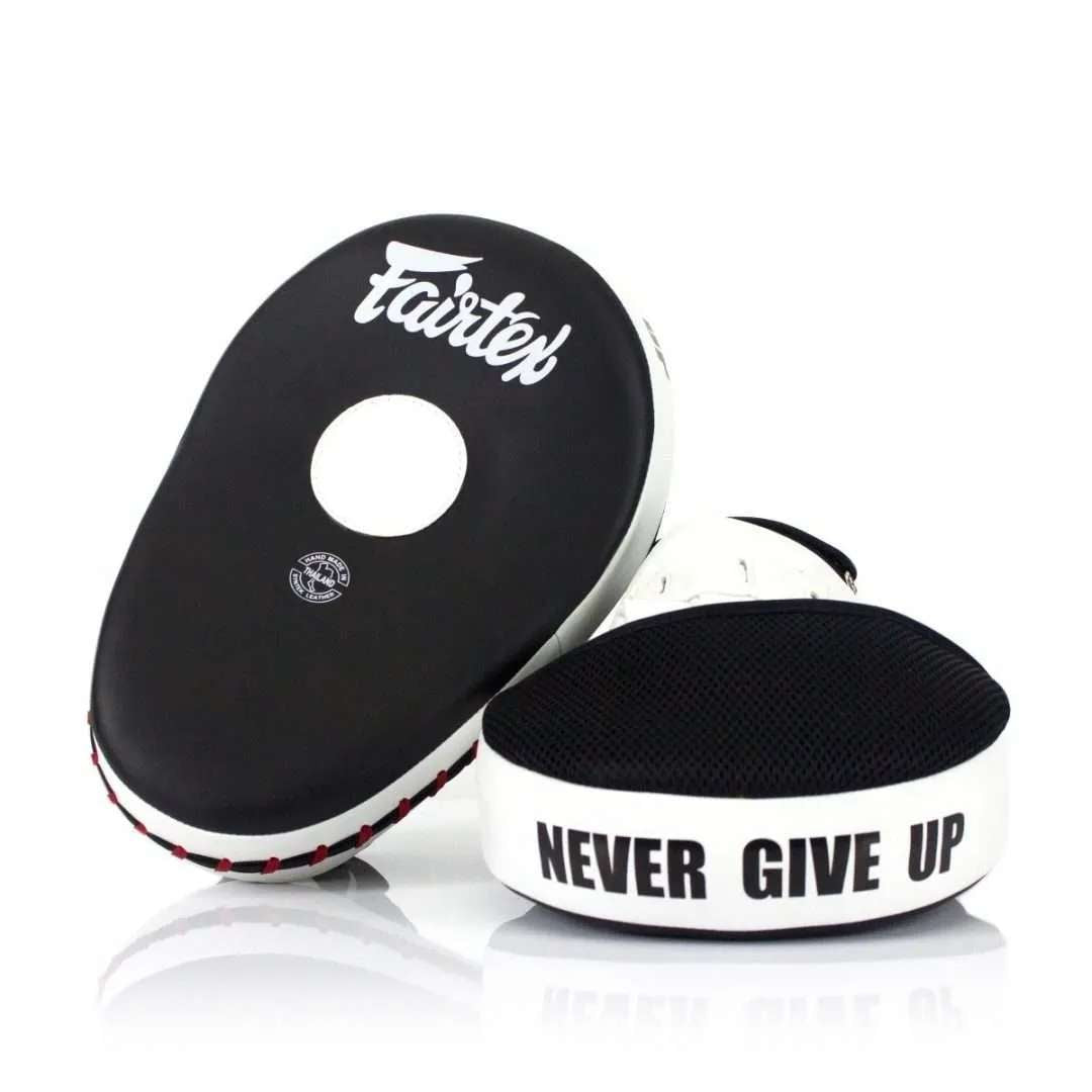 FAIRTEX FMV13 Focus Pads par - Svart-Vit